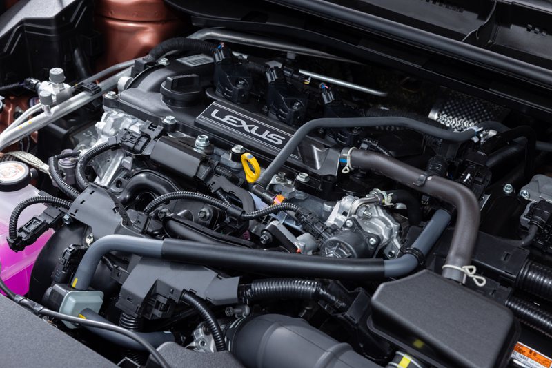 LBX做為品牌全新入門車款，採用品牌最新世代1.5升Hybrid油電複合動力系統...