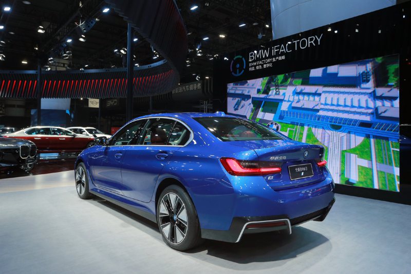 中國國家市場監督管理總局5日公告顯示，BMW與賓士新設的在華合營企業獲得無條件批...