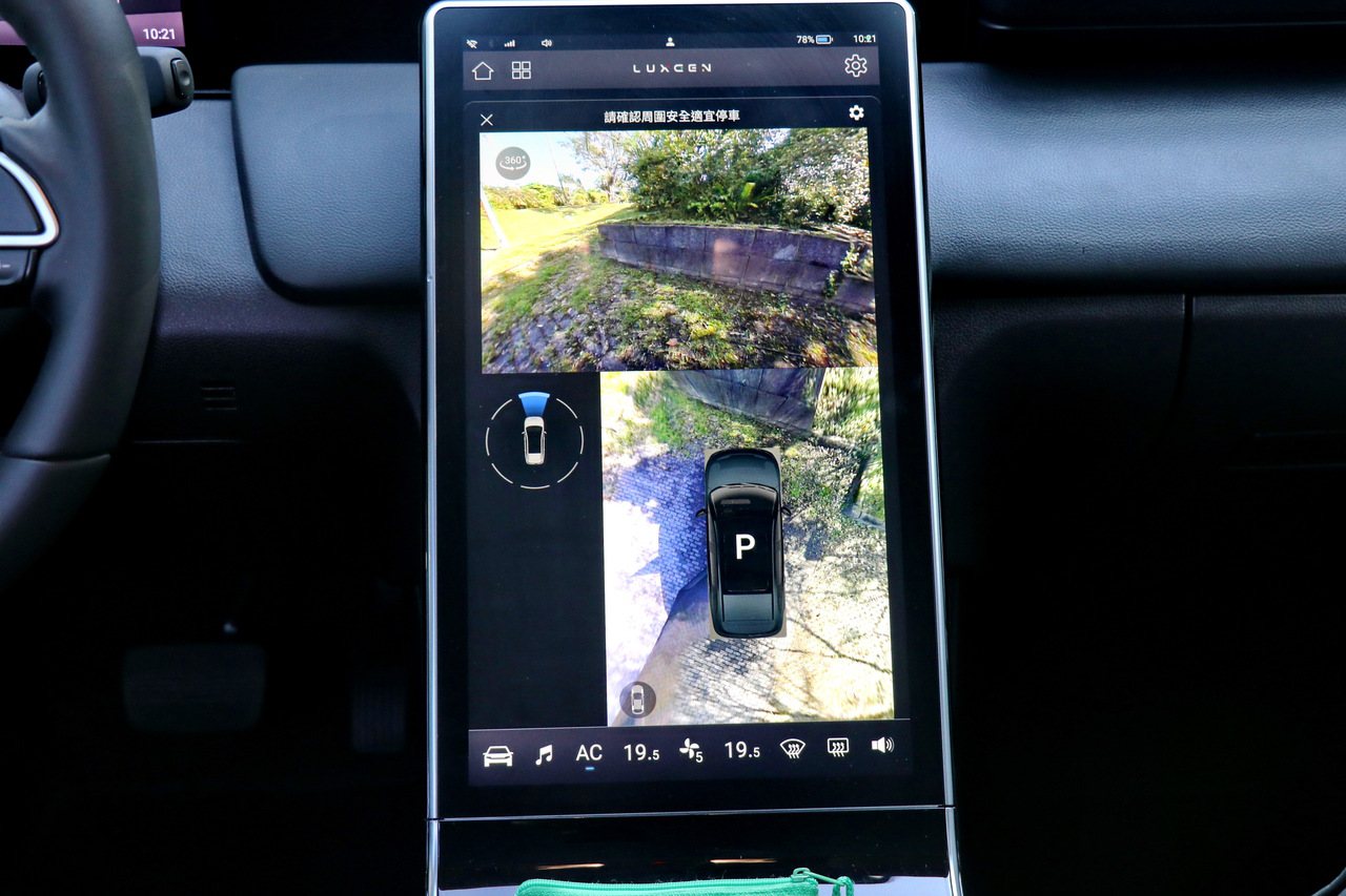 中控螢幕的倒車顯影、360度環景及AR View+功能也都具備一定水準。 記者陳威任／攝影